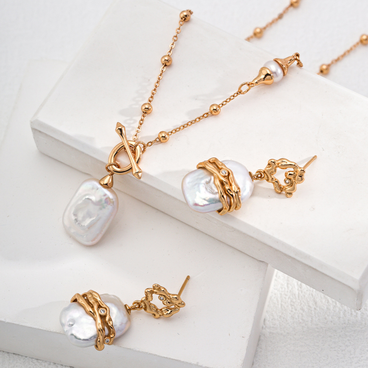 Southern Cross Pearl Pendant Necklace