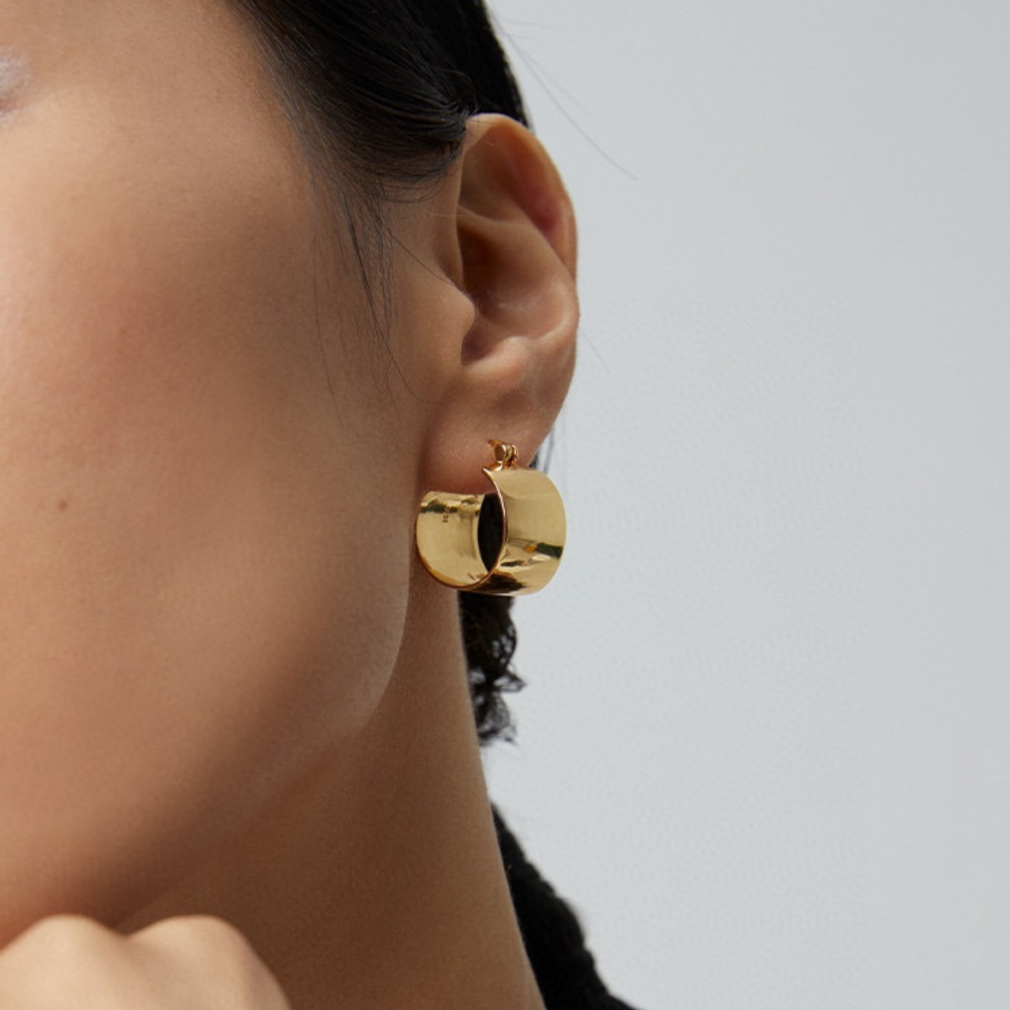 Iconic All-Style Wide Hoops