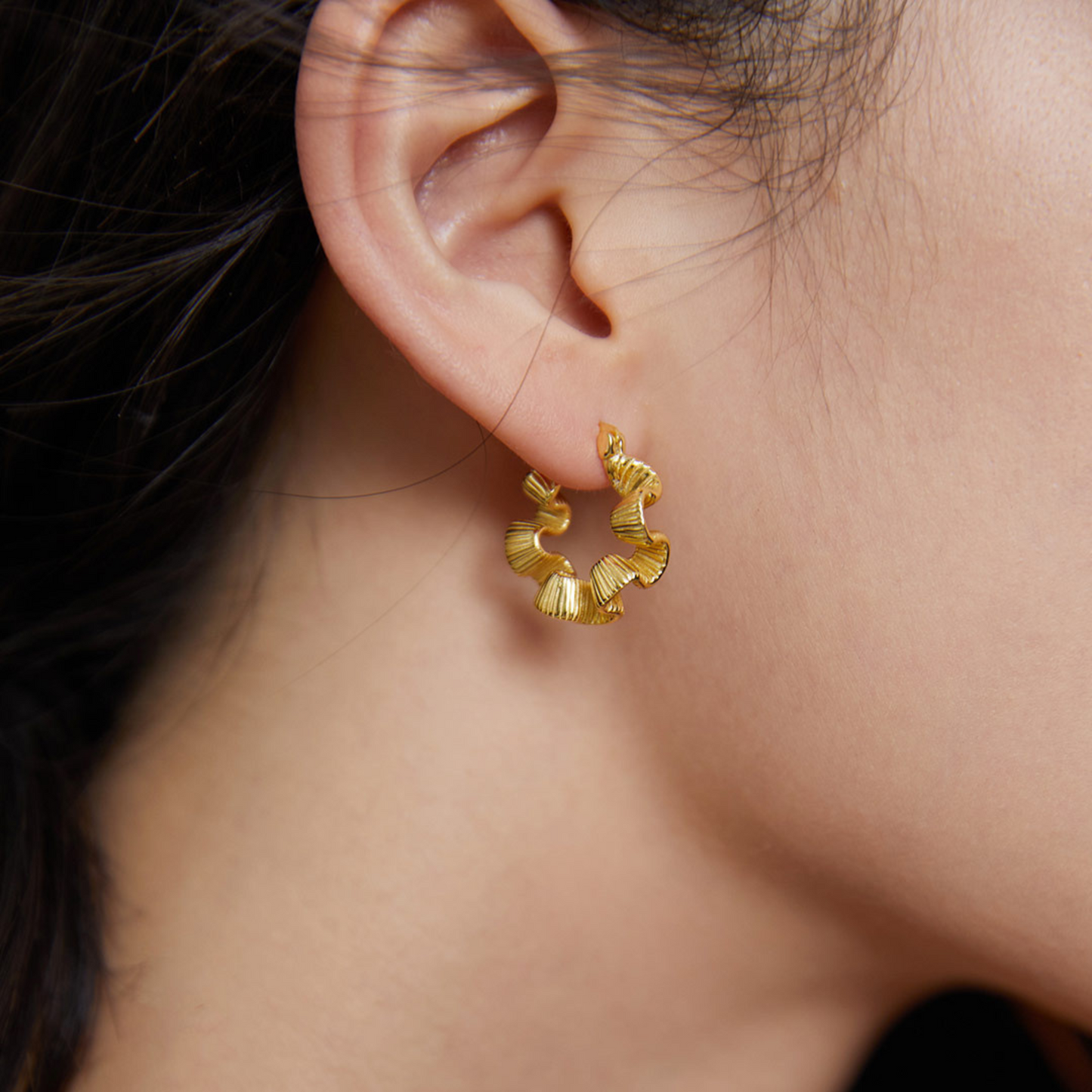 Petal-Shaped Hoops