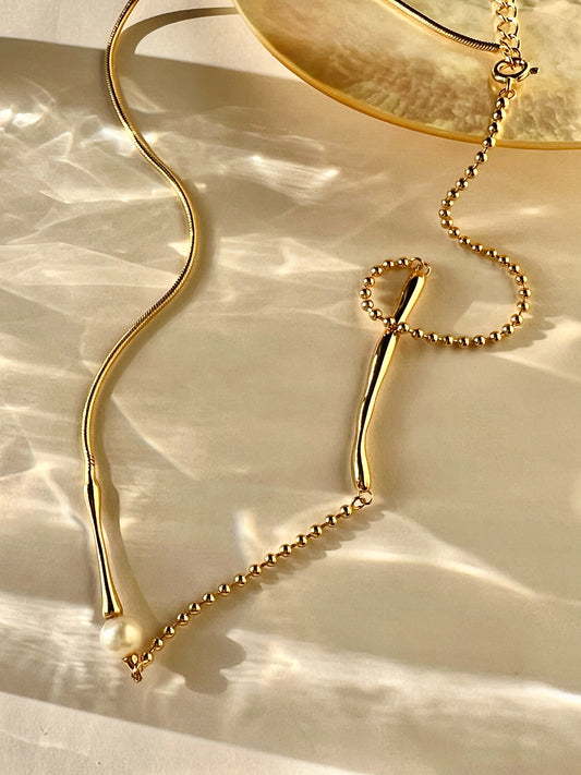 Minimalist Irregular Line Pearl Necklace | 18k Gold Vermeil