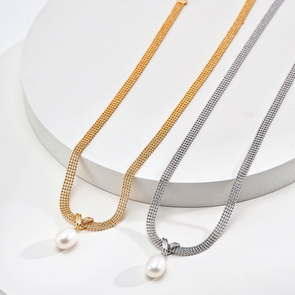 Pearl Pendant Chain of Simplicity