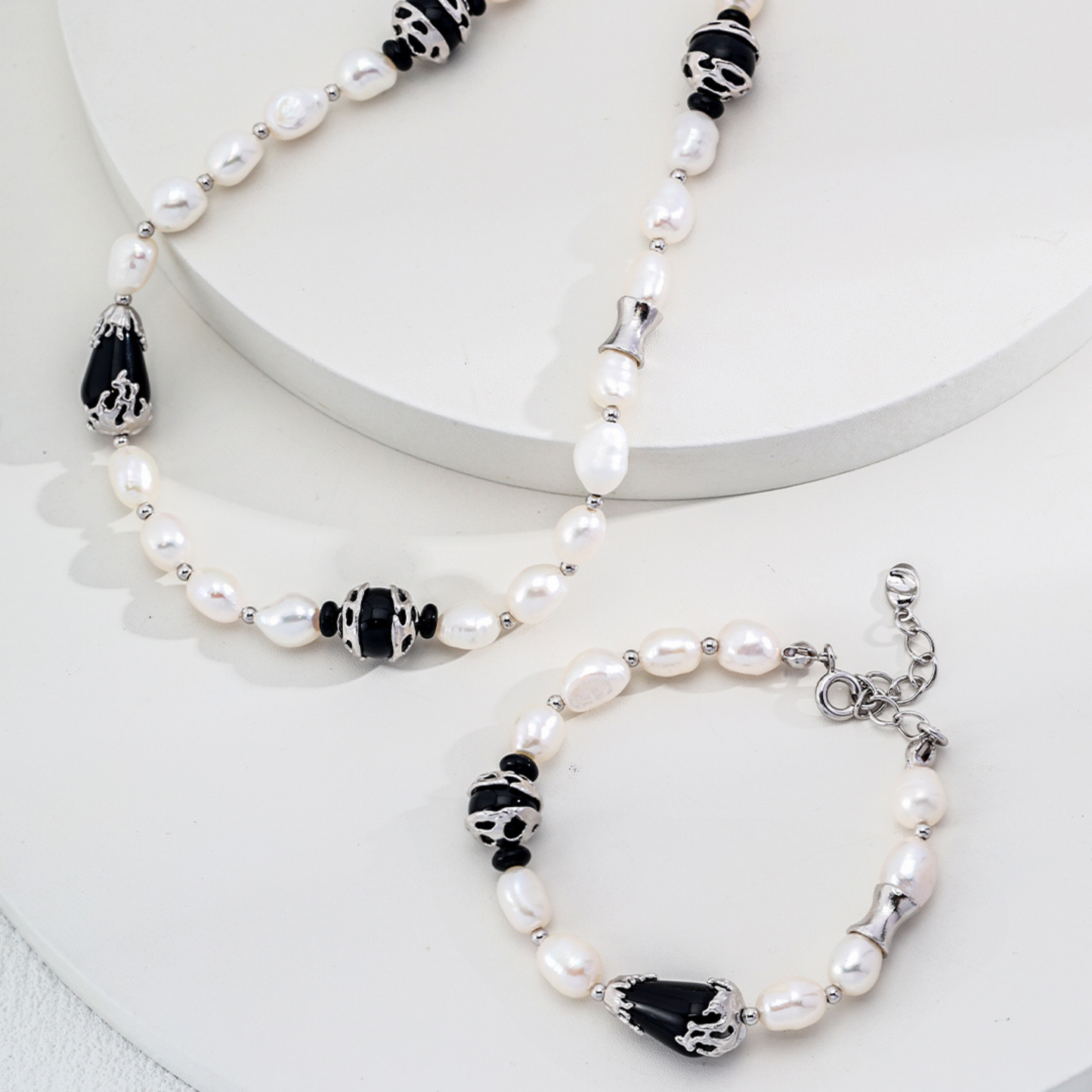 Midnight Onyx Pearl Bracelet